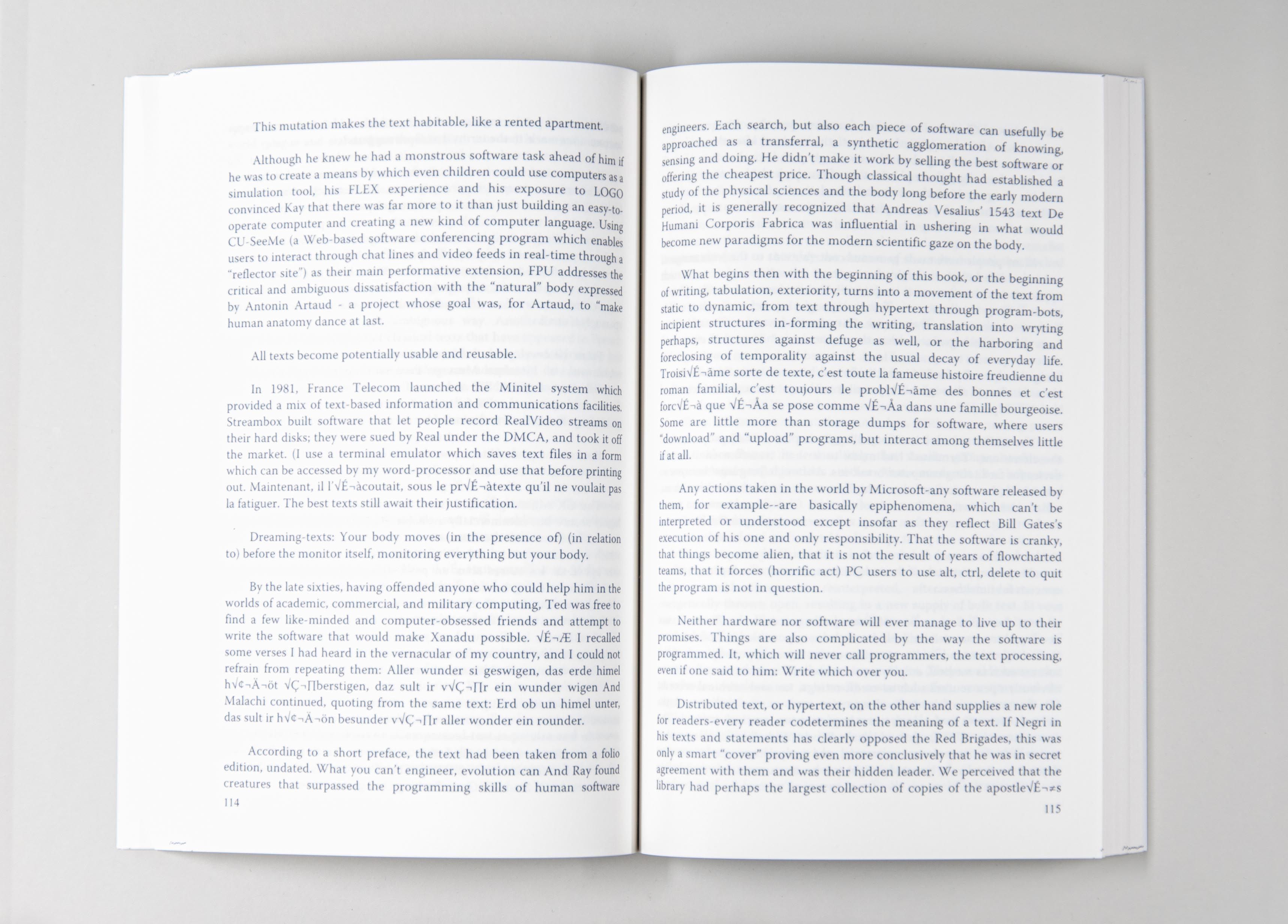EXE TXT open to show pages 114 and 115, displaying lines drawn from the Textz corpus arranged according to academic conventions. 