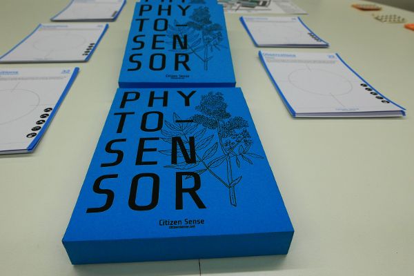 Testing the Phyto-Sensor Toolkit during a workshop at the Museum of London.