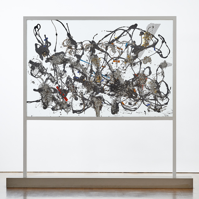 The exhibit showcases Jackson Pollock’s iconic masterpiece “Number 29, 1950,” a large-scale abstract painting featuring his distinctive “drip” technique.