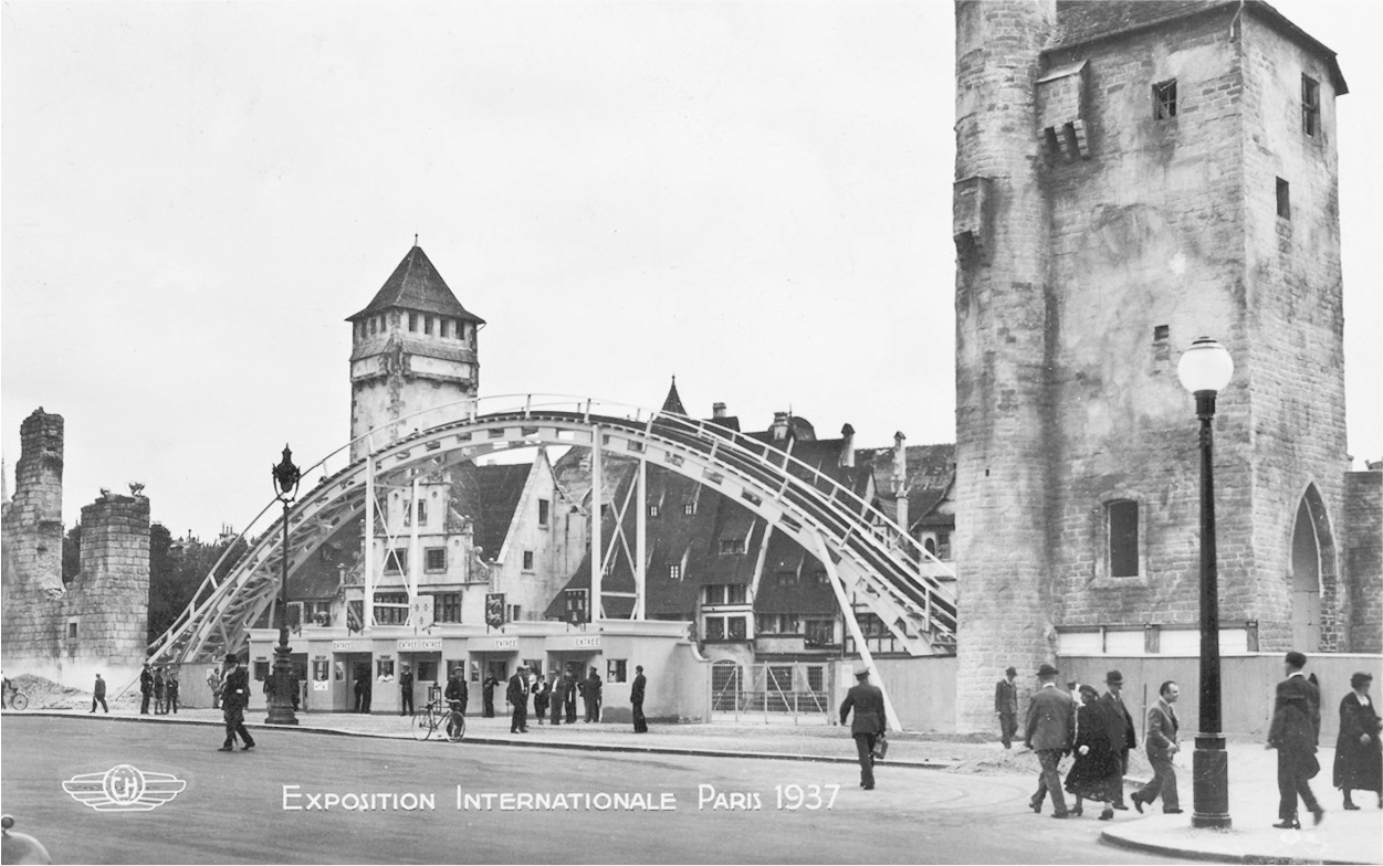 A photograph of the entrance of Parc d’Attractions. The text on the photograph reads, exposition internationale Paris 1937.