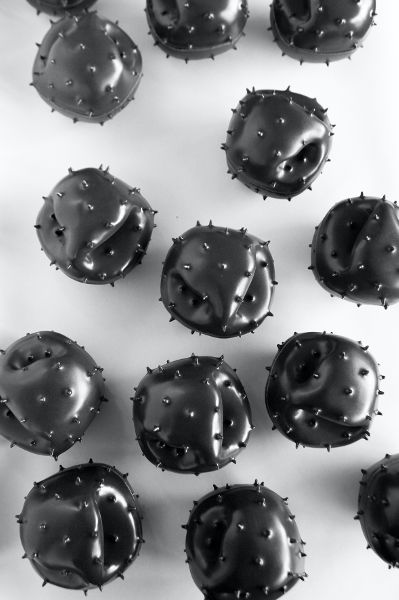 Dustbox 1.0, a particulate-matter sensor for monitoring air quality, developed as a 3D-printed ceramic particle shape.