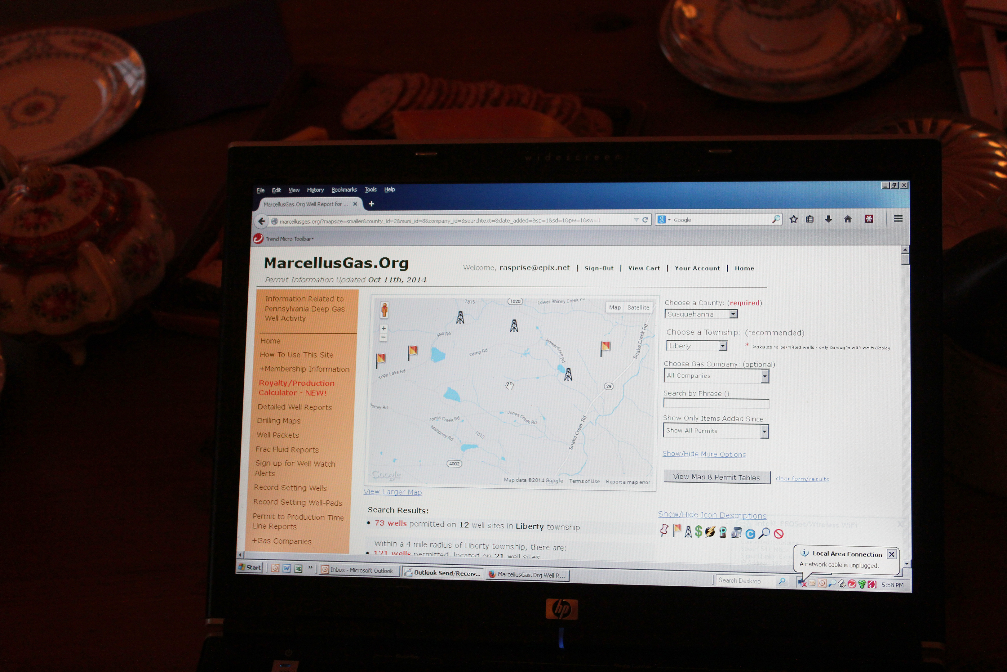 A browser window open to MacellusGas.org showing a map with three oil derricks and filters to adjust the view by location.
